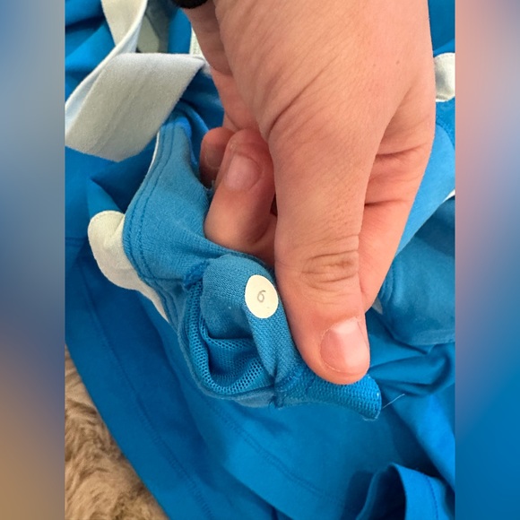 Lululemon tanktop - Picture 3 of 3